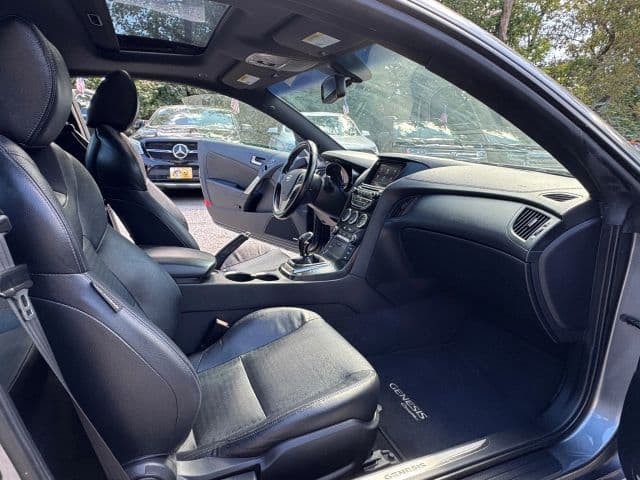 2015 Hyundai Genesis Coupe 16