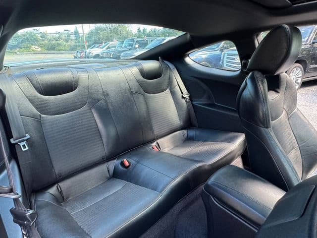 2015 Hyundai Genesis Coupe 17