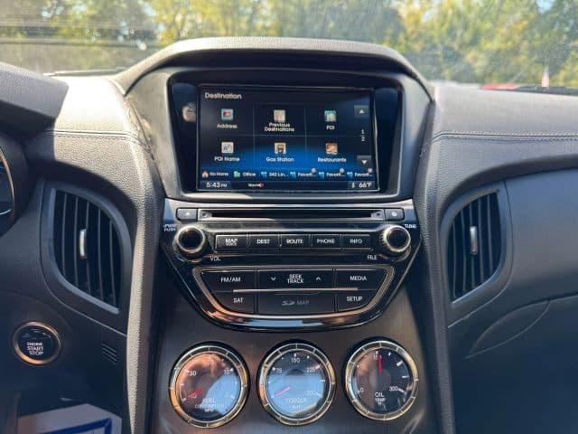 2015 Hyundai Genesis Coupe 12
