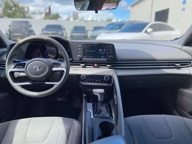 2021 Hyundai Elantra 27