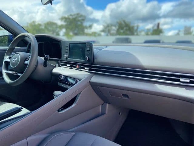 2021 Hyundai Elantra 18