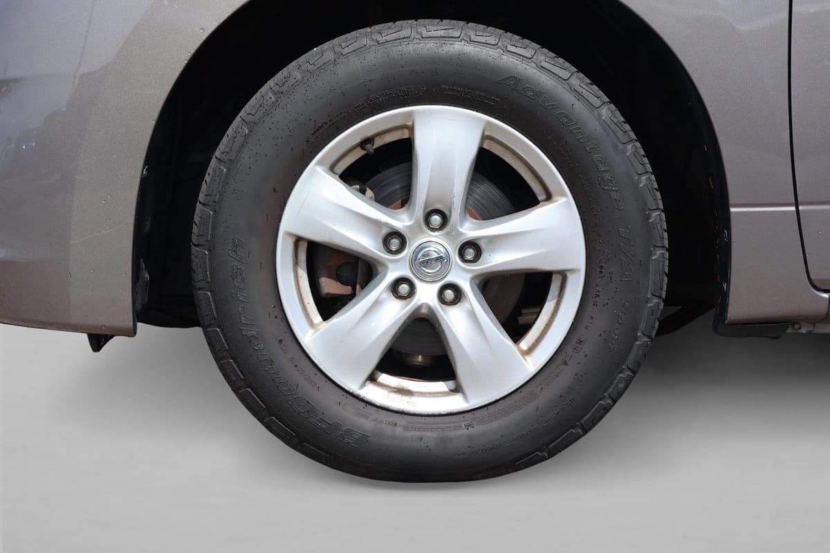 2016 Nissan Quest 8