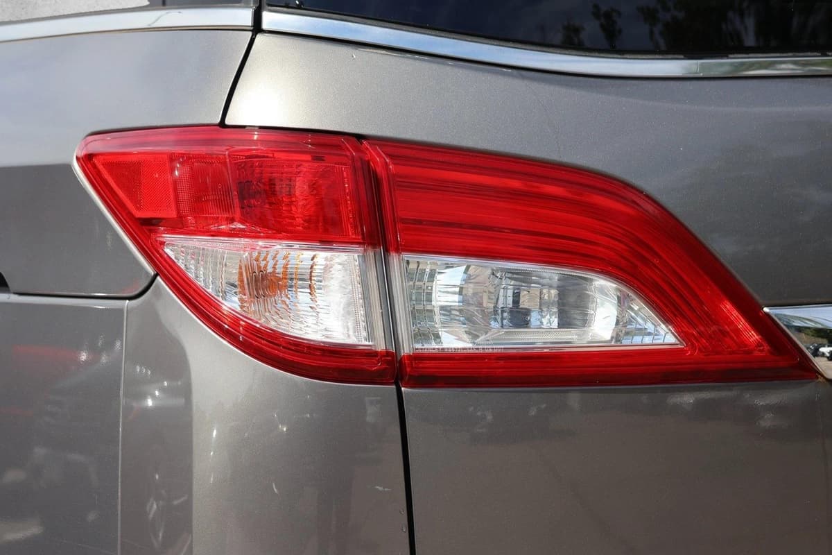 2016 Nissan Quest 10