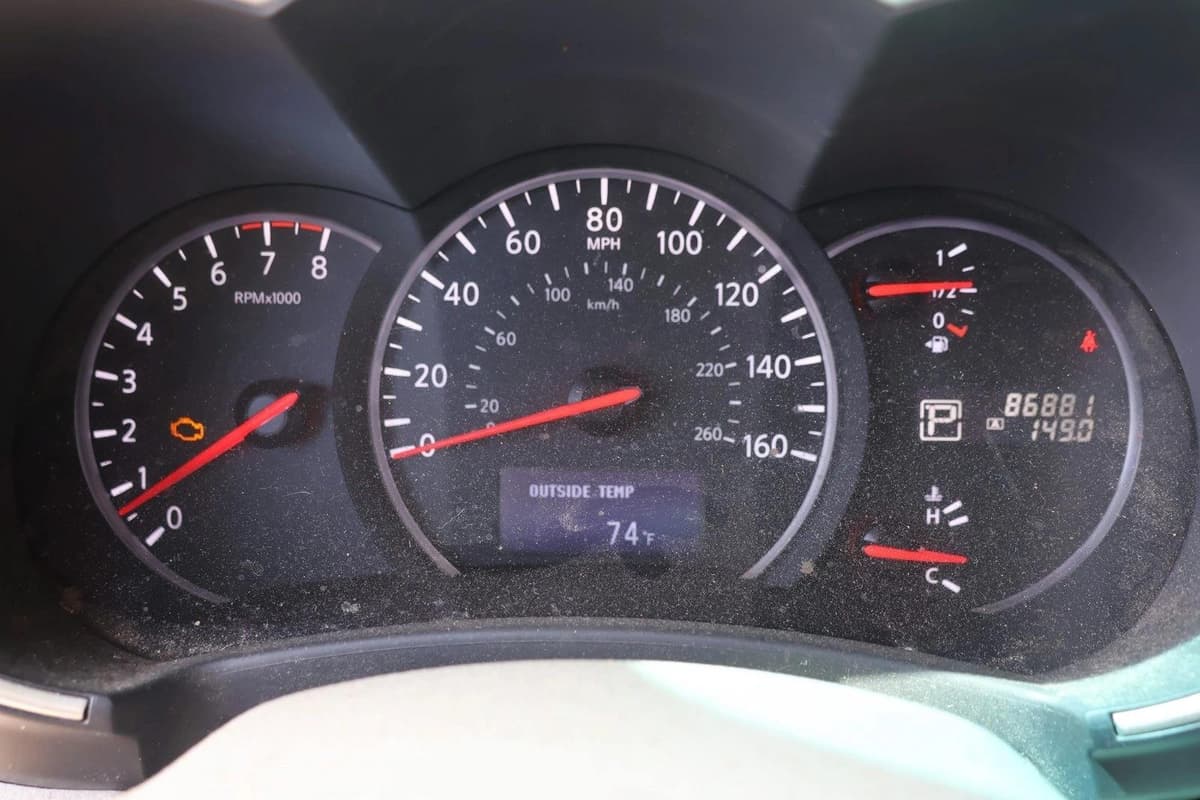 2016 Nissan Quest 12