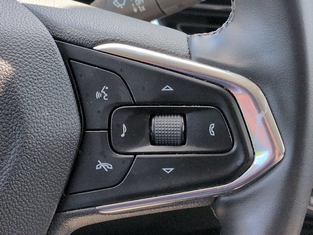 2025 Chevrolet Trax 8