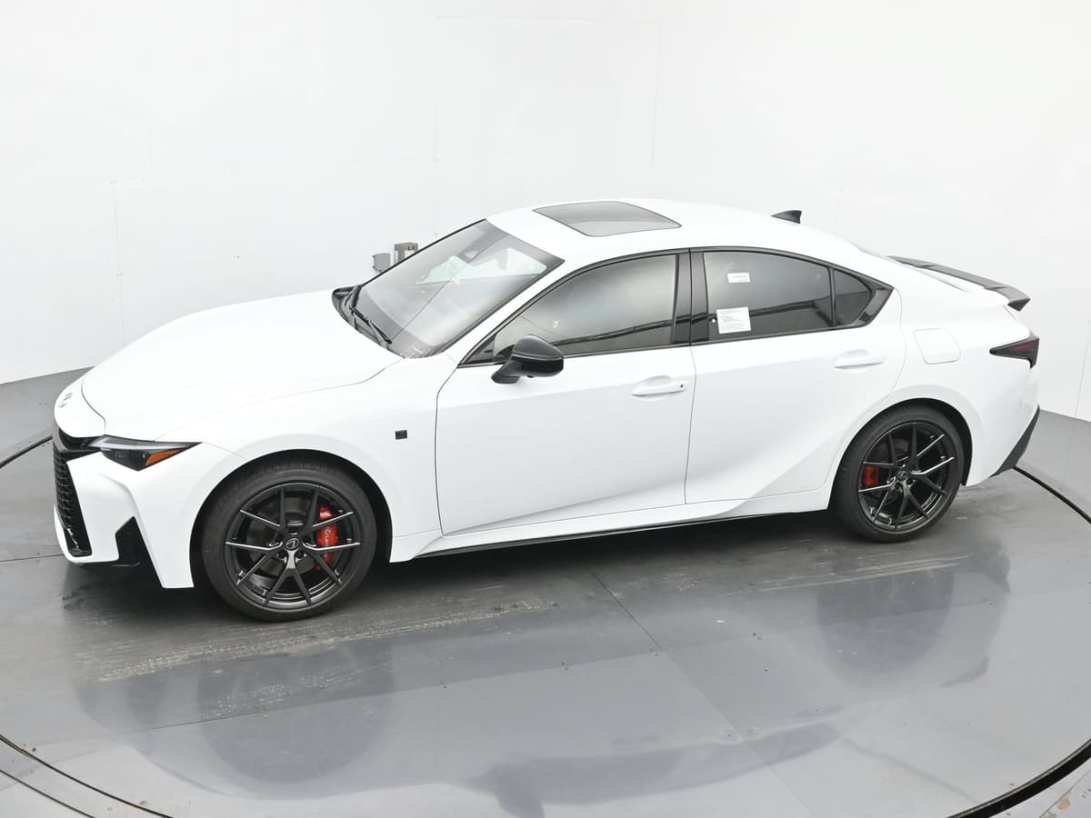 2026 Lexus IS 23