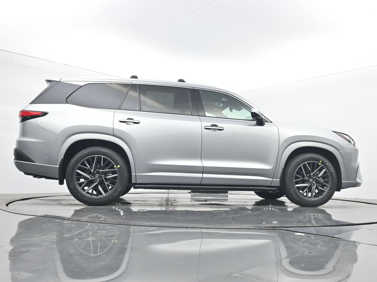 2026 Lexus TX 19