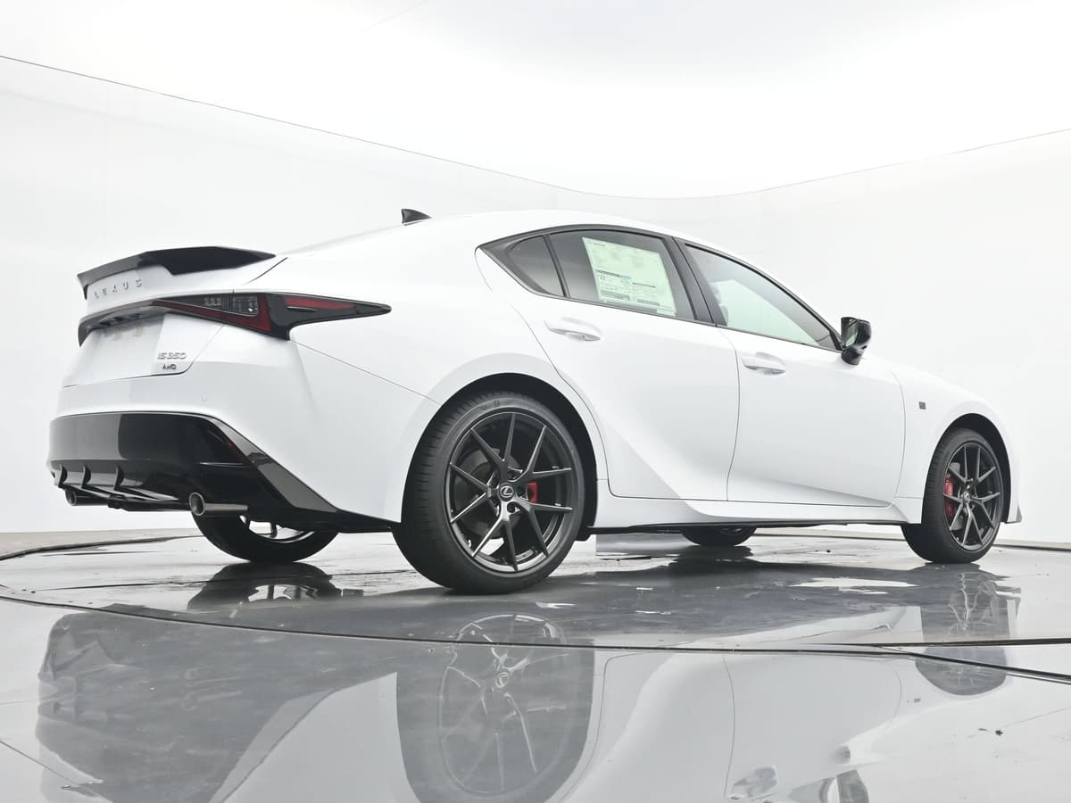 2026 Lexus IS 18