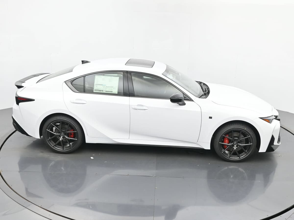 2026 Lexus IS 27