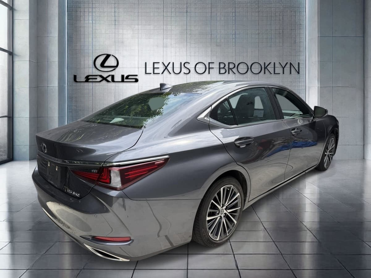 2024 Lexus ES 16