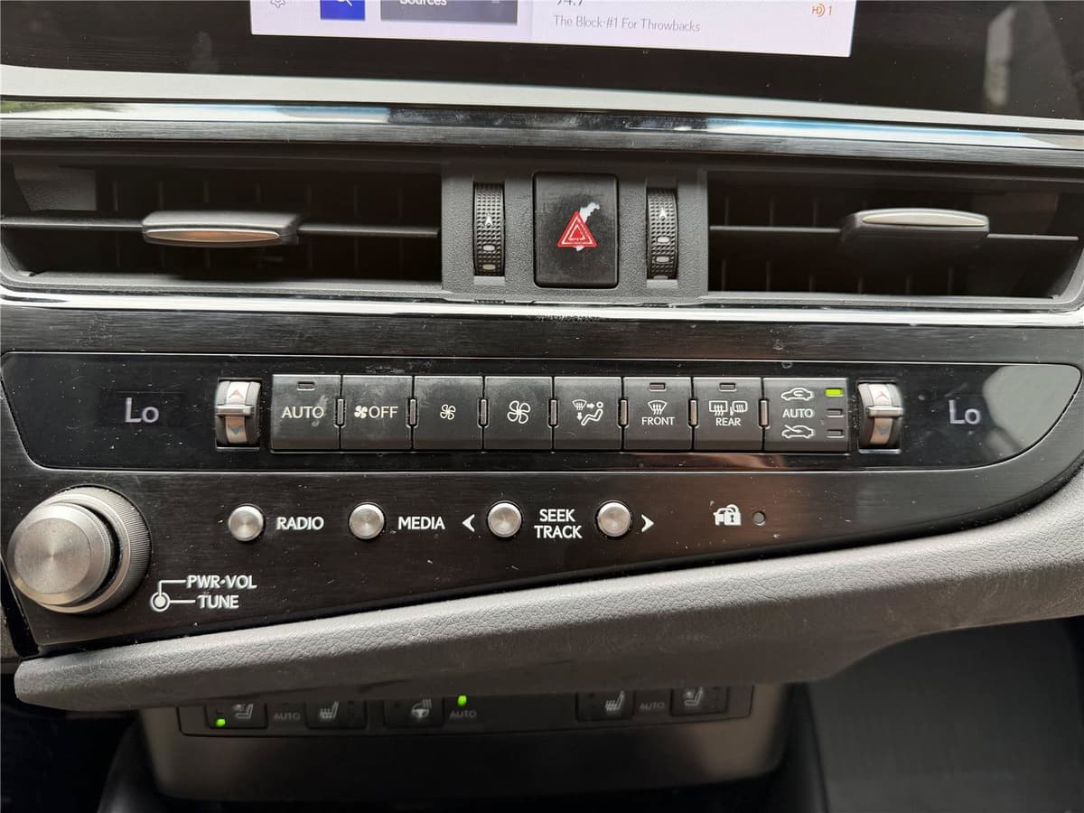 2024 Lexus ES 10