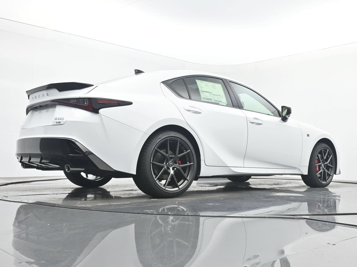2026 Lexus IS 18