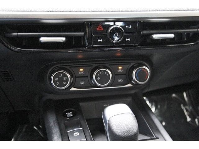 2026 Nissan KICKS 28