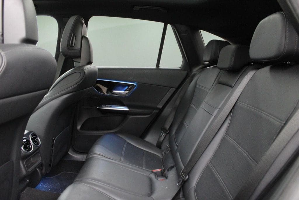 2025 Mercedes-Benz GLC 27