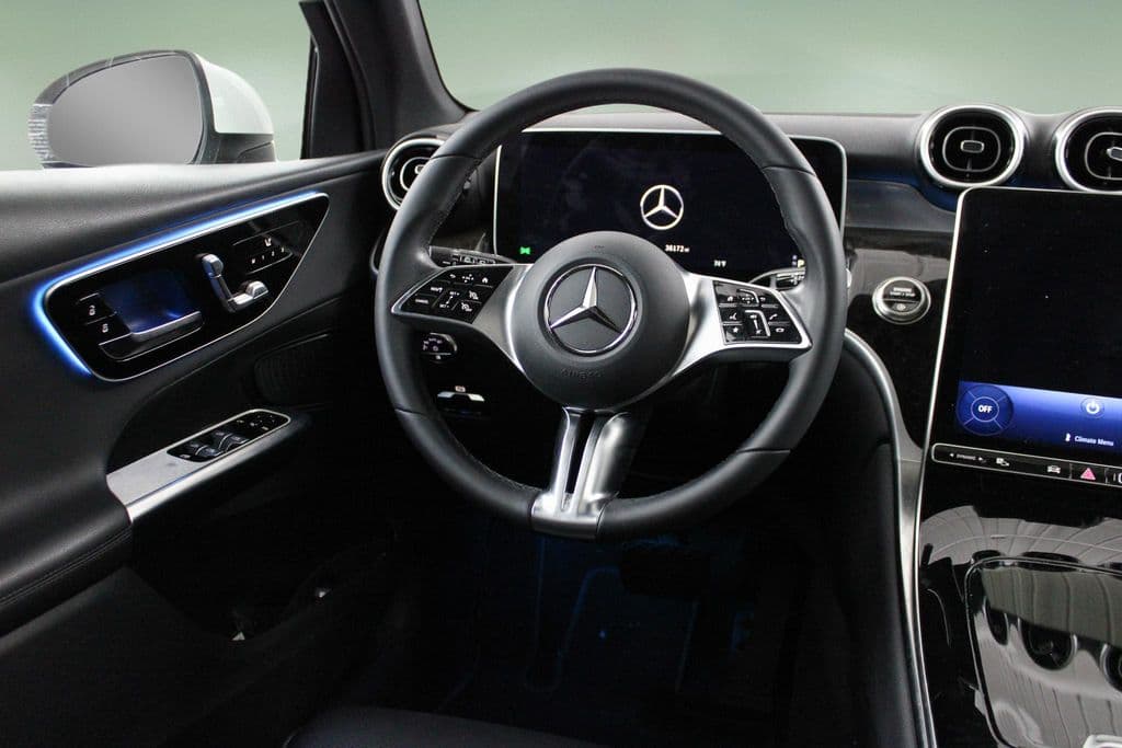 2025 Mercedes-Benz GLC 19