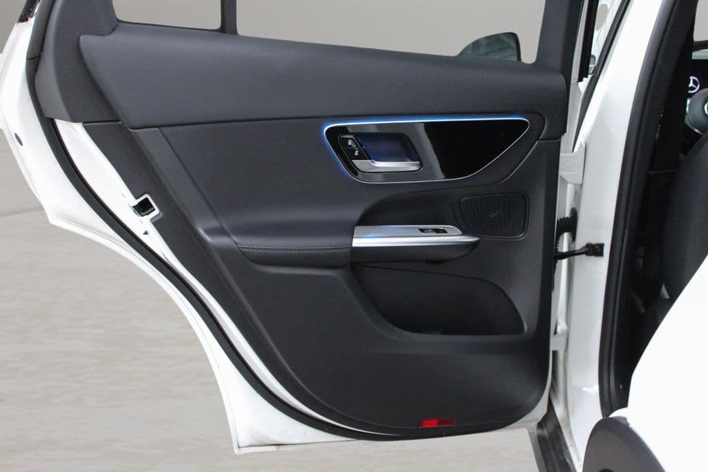2025 Mercedes-Benz GLC 25