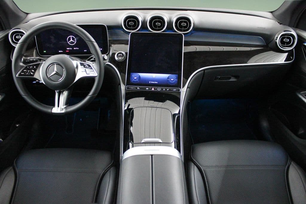 2025 Mercedes-Benz GLC 20