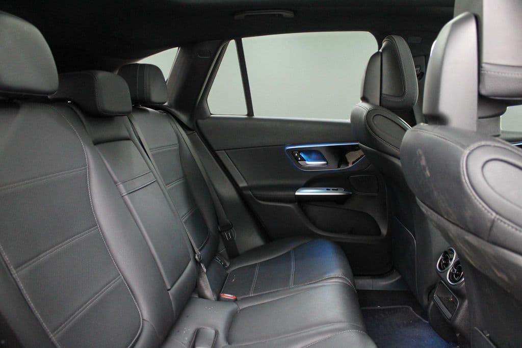 2025 Mercedes-Benz GLC 28