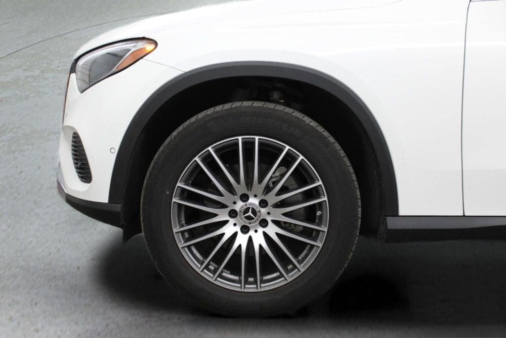 2025 Mercedes-Benz GLC 7