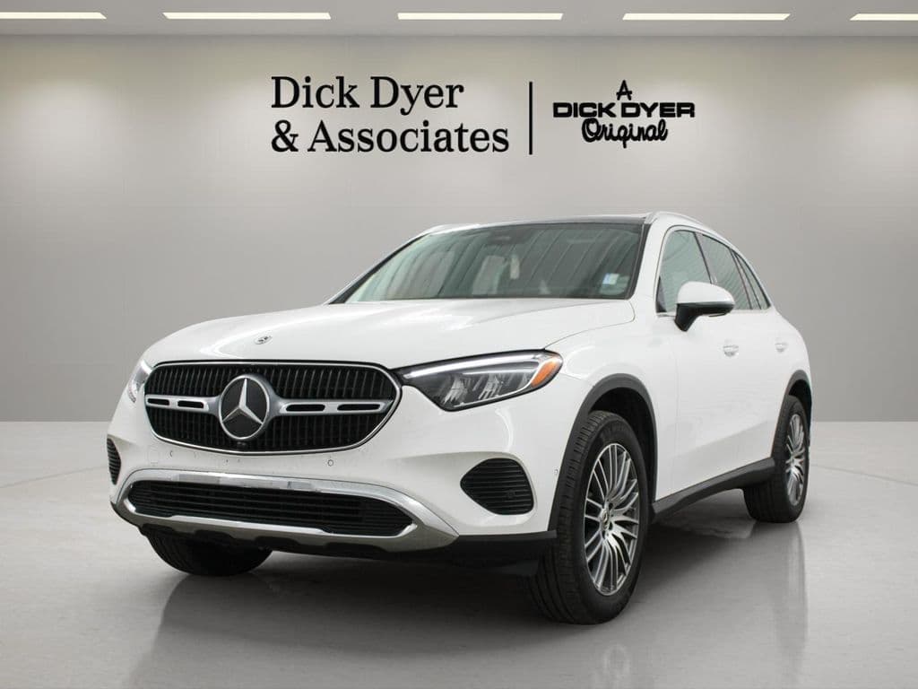 2025 Mercedes-Benz GLC 6