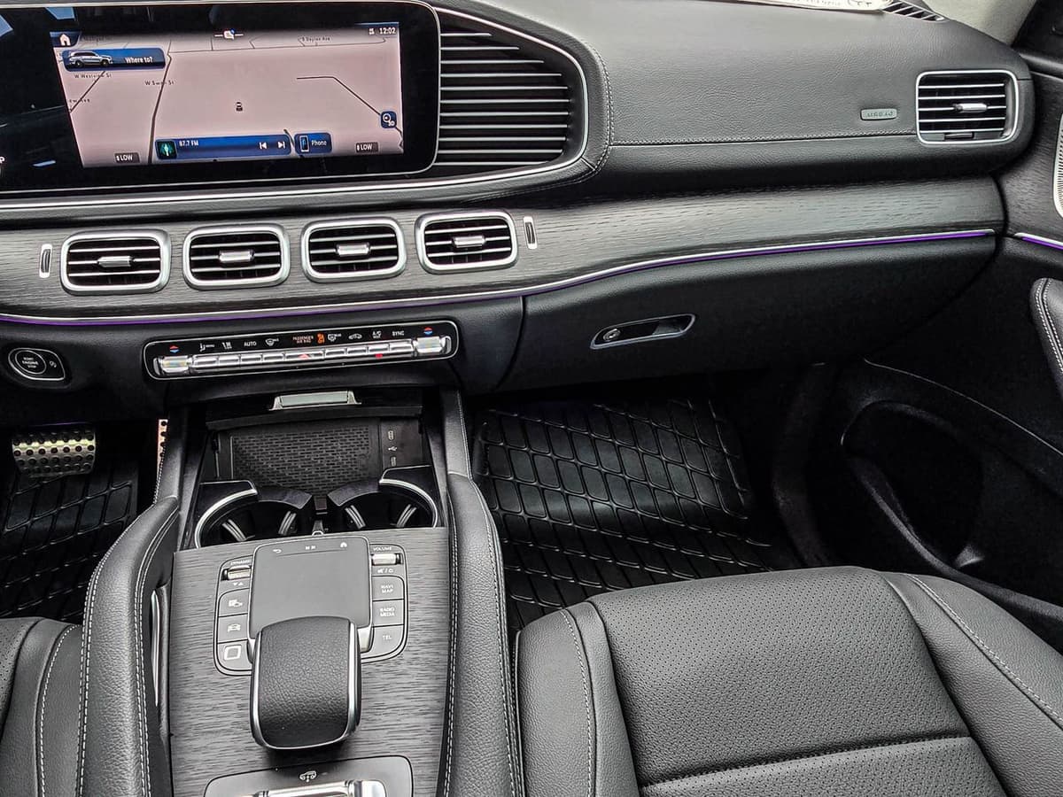 2026 Mercedes-Benz GLS 17