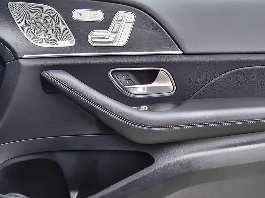 2026 Mercedes-Benz GLS 42