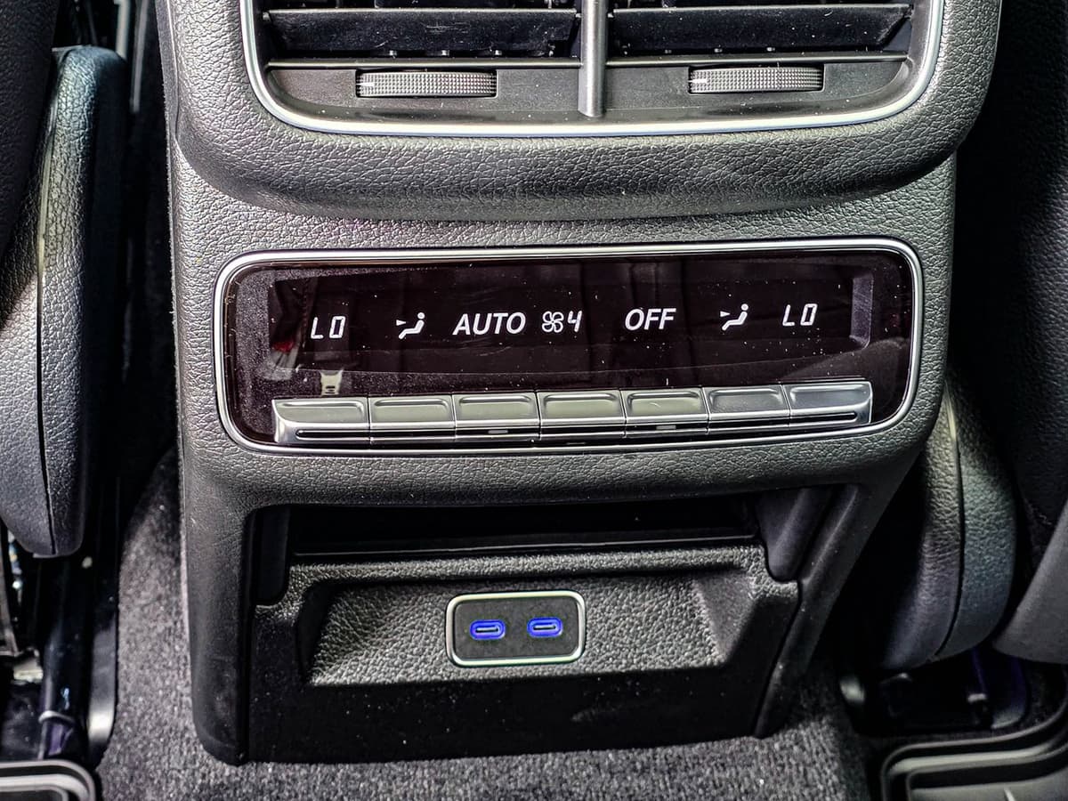 2026 Mercedes-Benz GLS 31