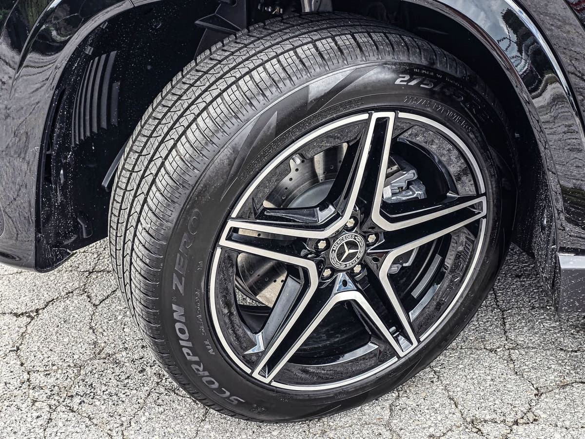 2026 Mercedes-Benz GLS 9