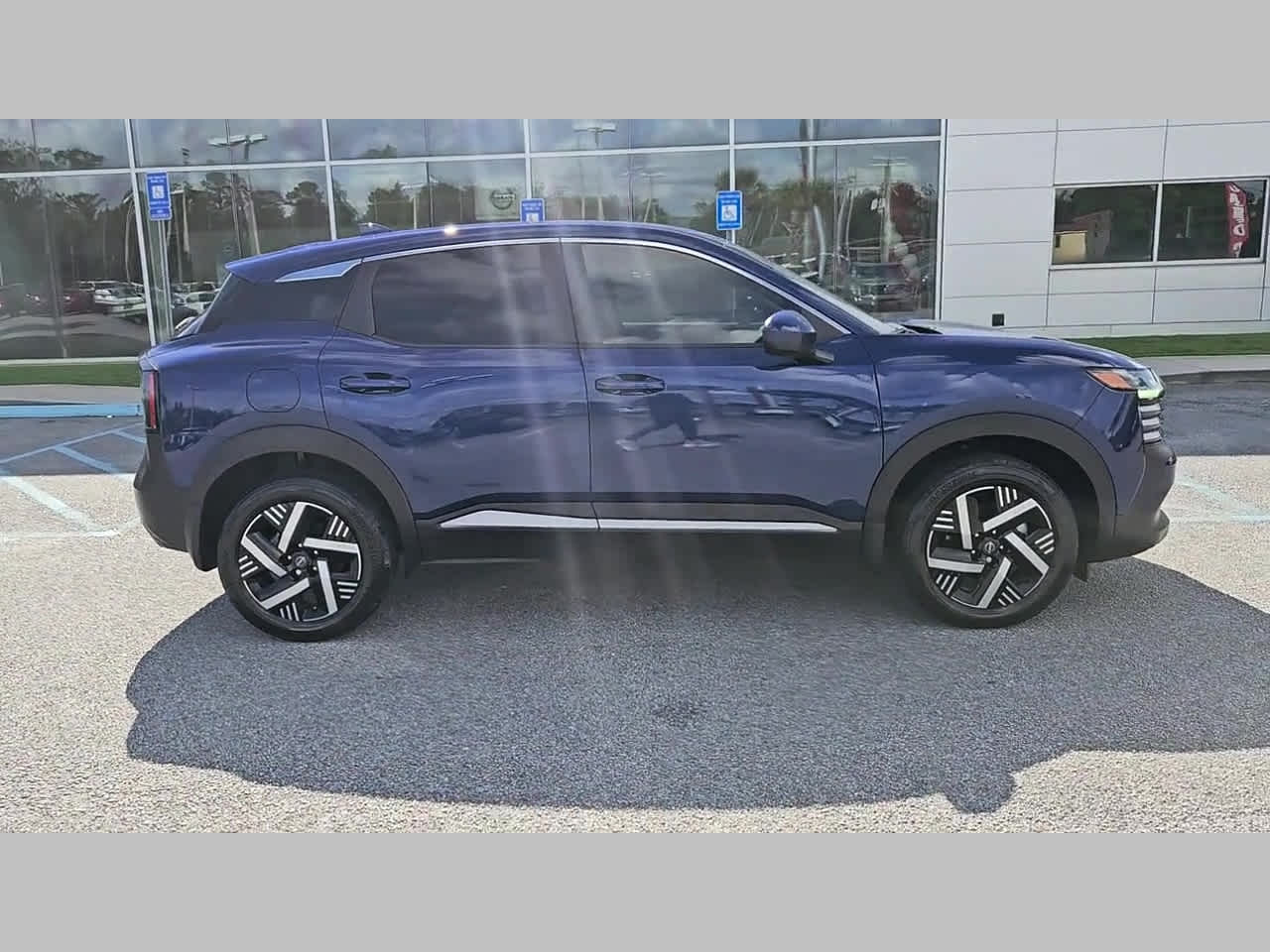 2025 Nissan Kicks 33