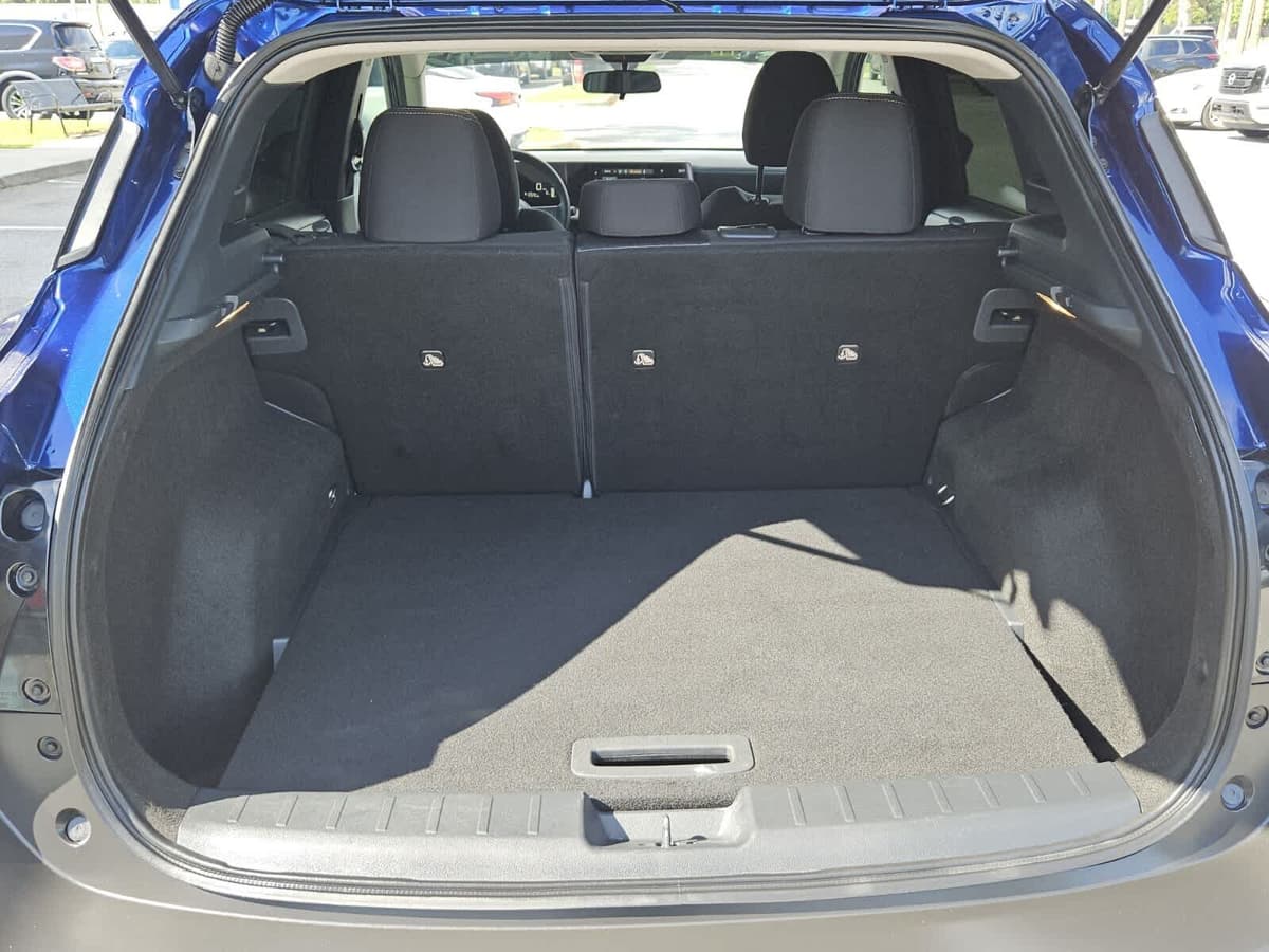 2025 Nissan Kicks 5