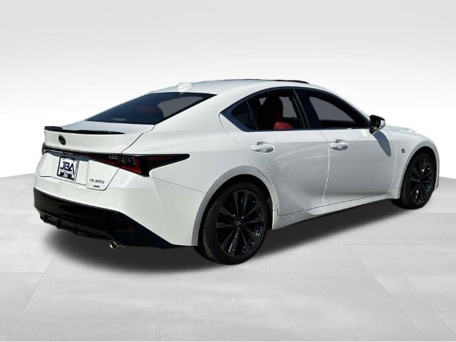 2024 Lexus IS 27
