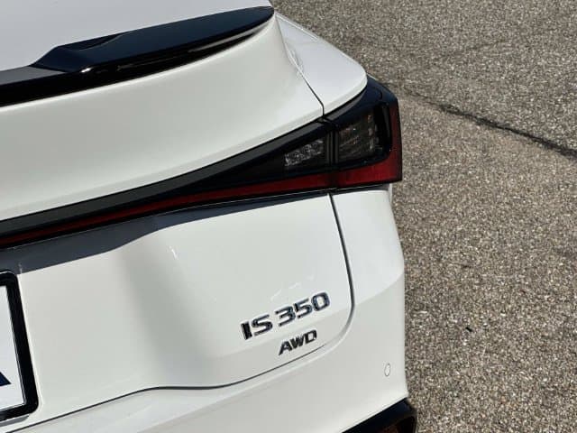 2024 Lexus IS 29