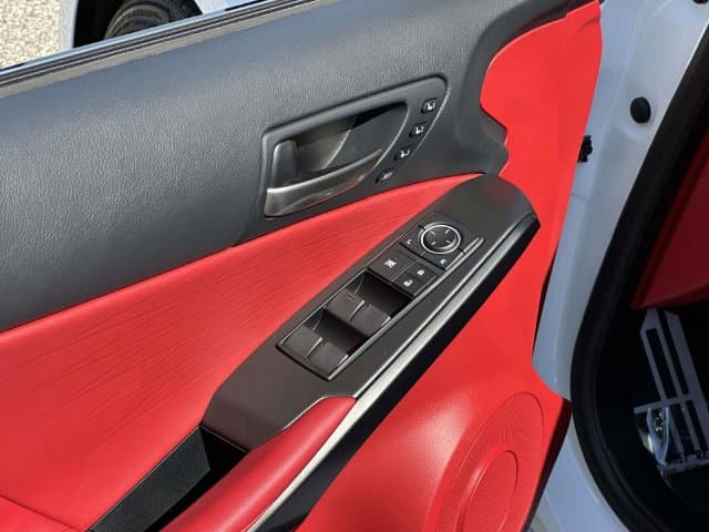 2024 Lexus IS 17