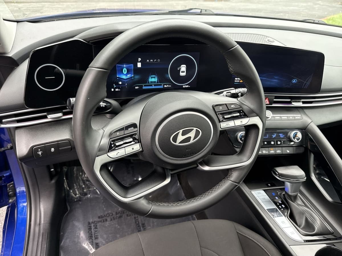 2025 Hyundai Elantra 10