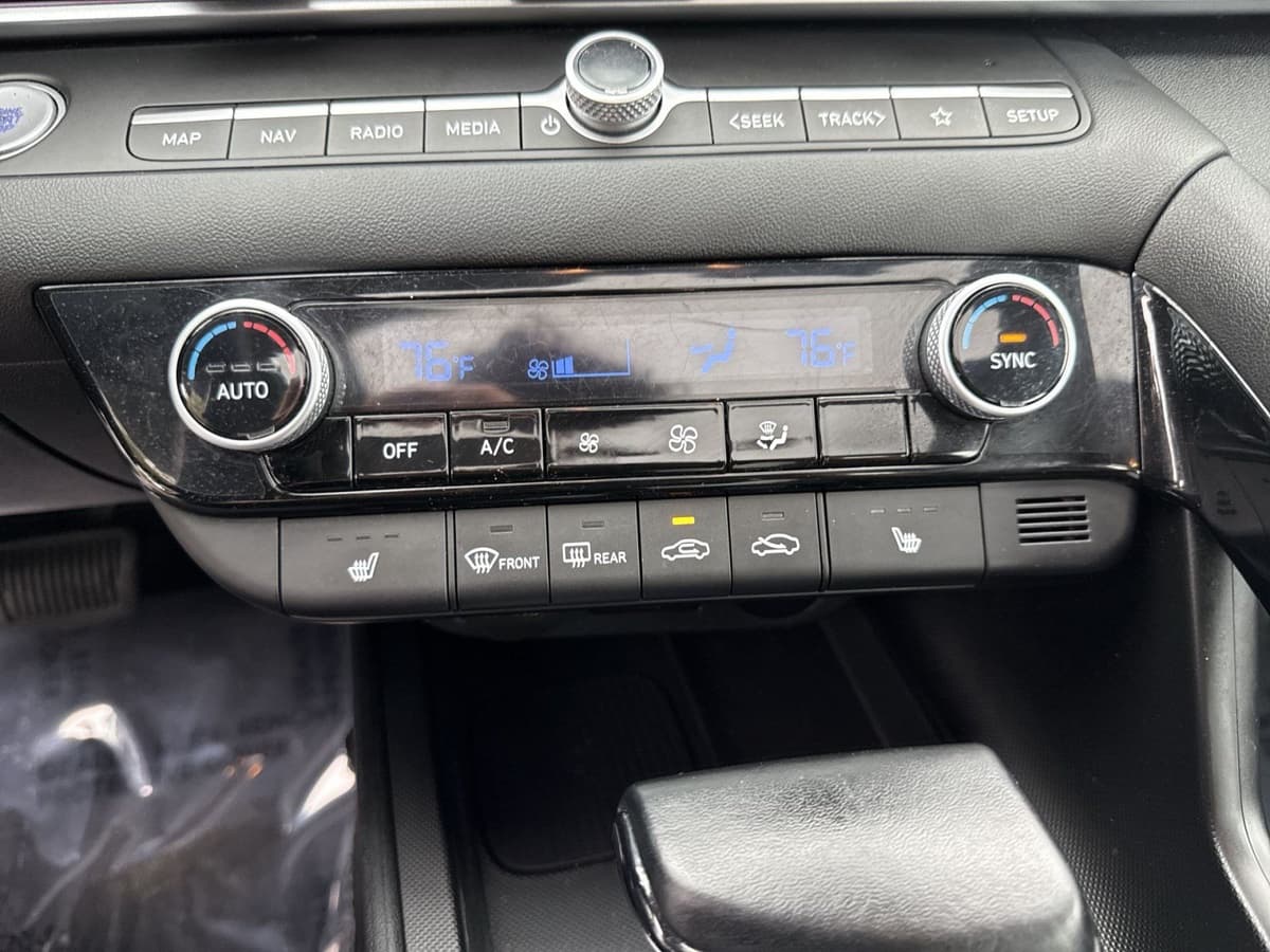 2025 Hyundai Elantra 14