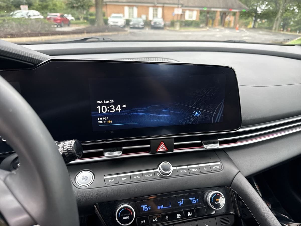 2025 Hyundai Elantra 12