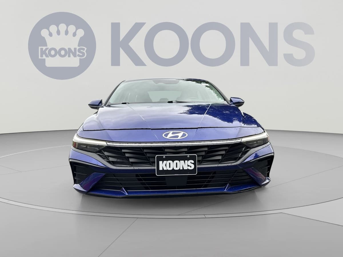 2025 Hyundai Elantra 6