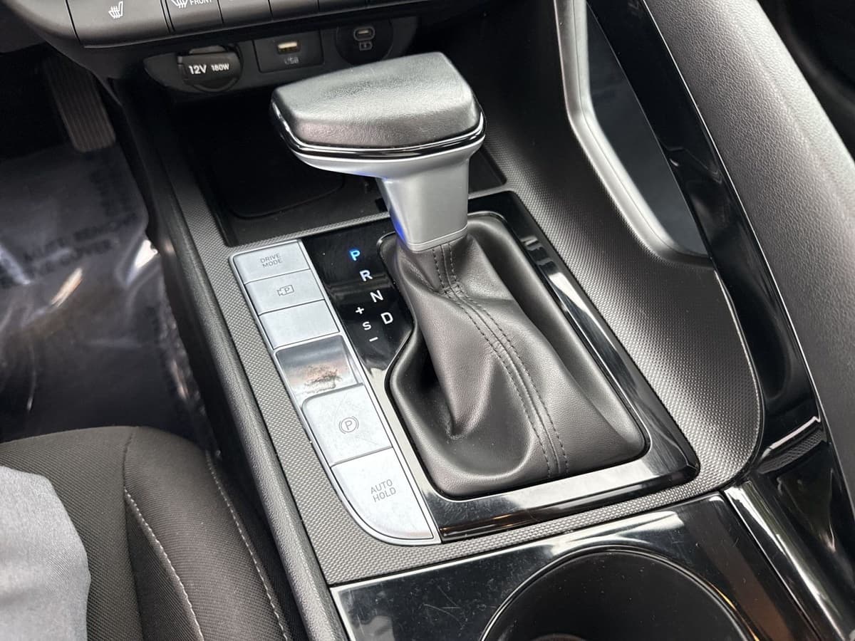 2025 Hyundai Elantra 15