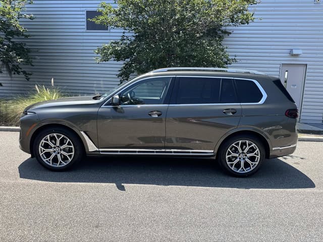 2026 BMW X7