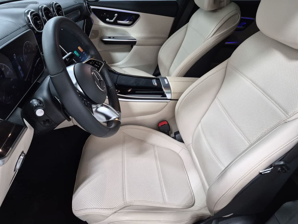2025 Mercedes-Benz GLC 14