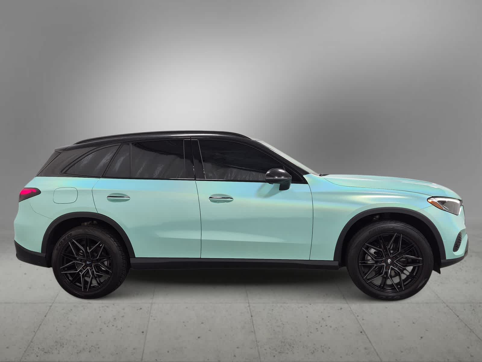 2025 Mercedes-Benz GLC 8