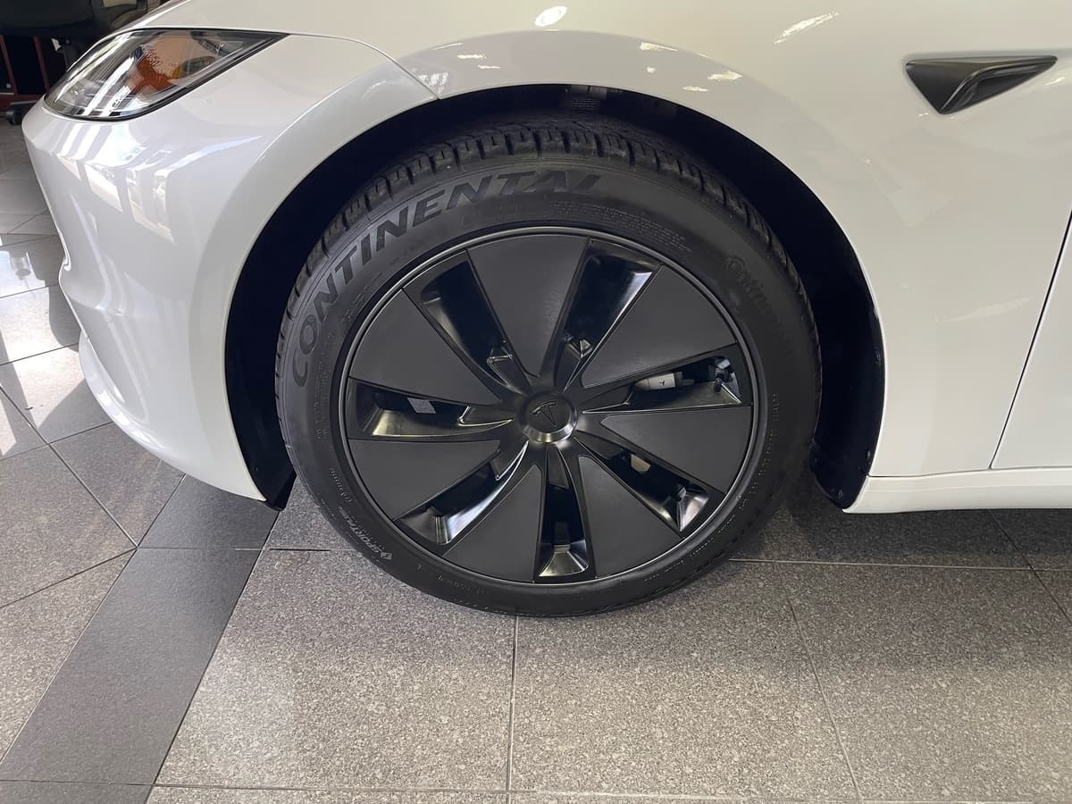 2025 Tesla Model 3 20