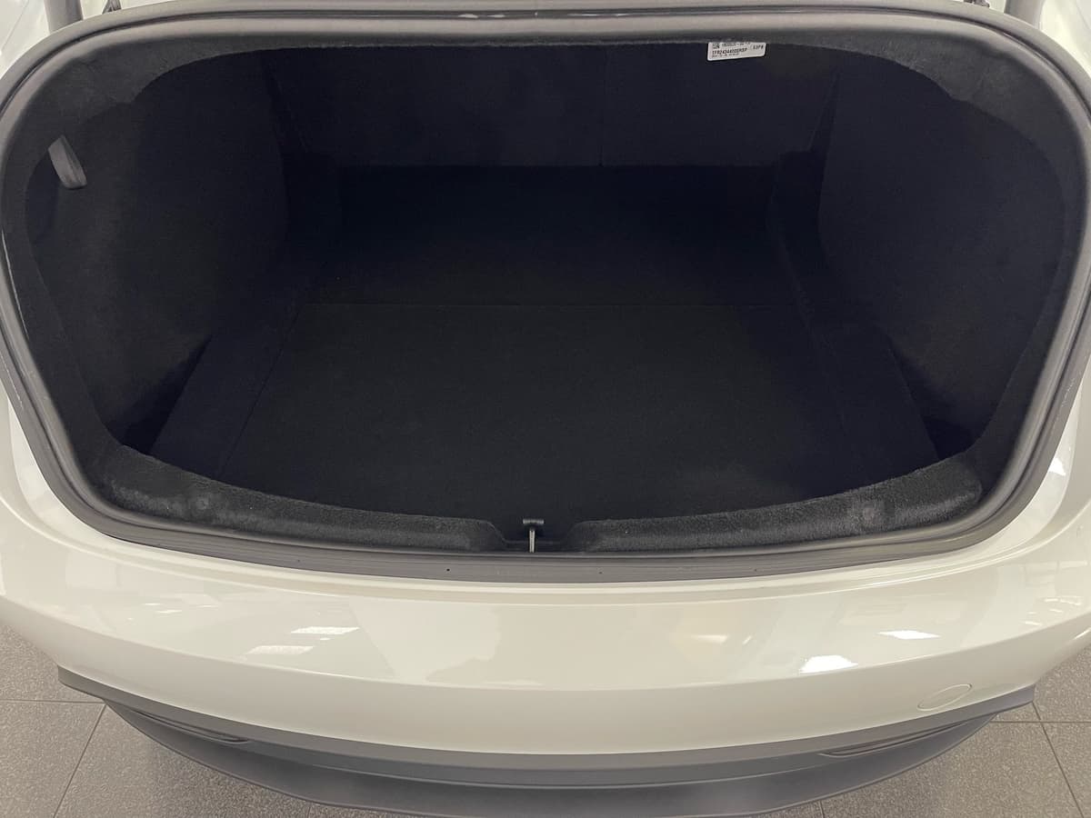 2025 Tesla Model 3 34