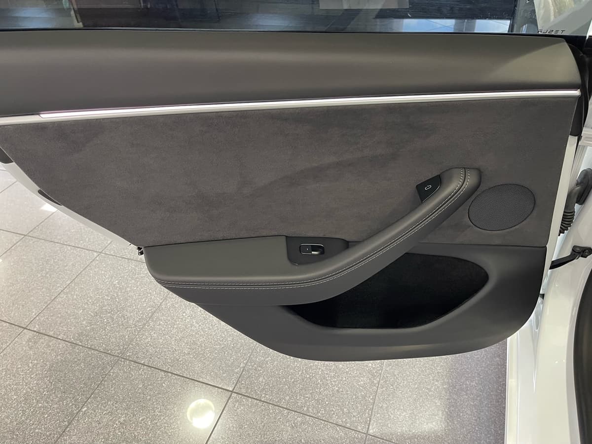 2025 Tesla Model 3 31