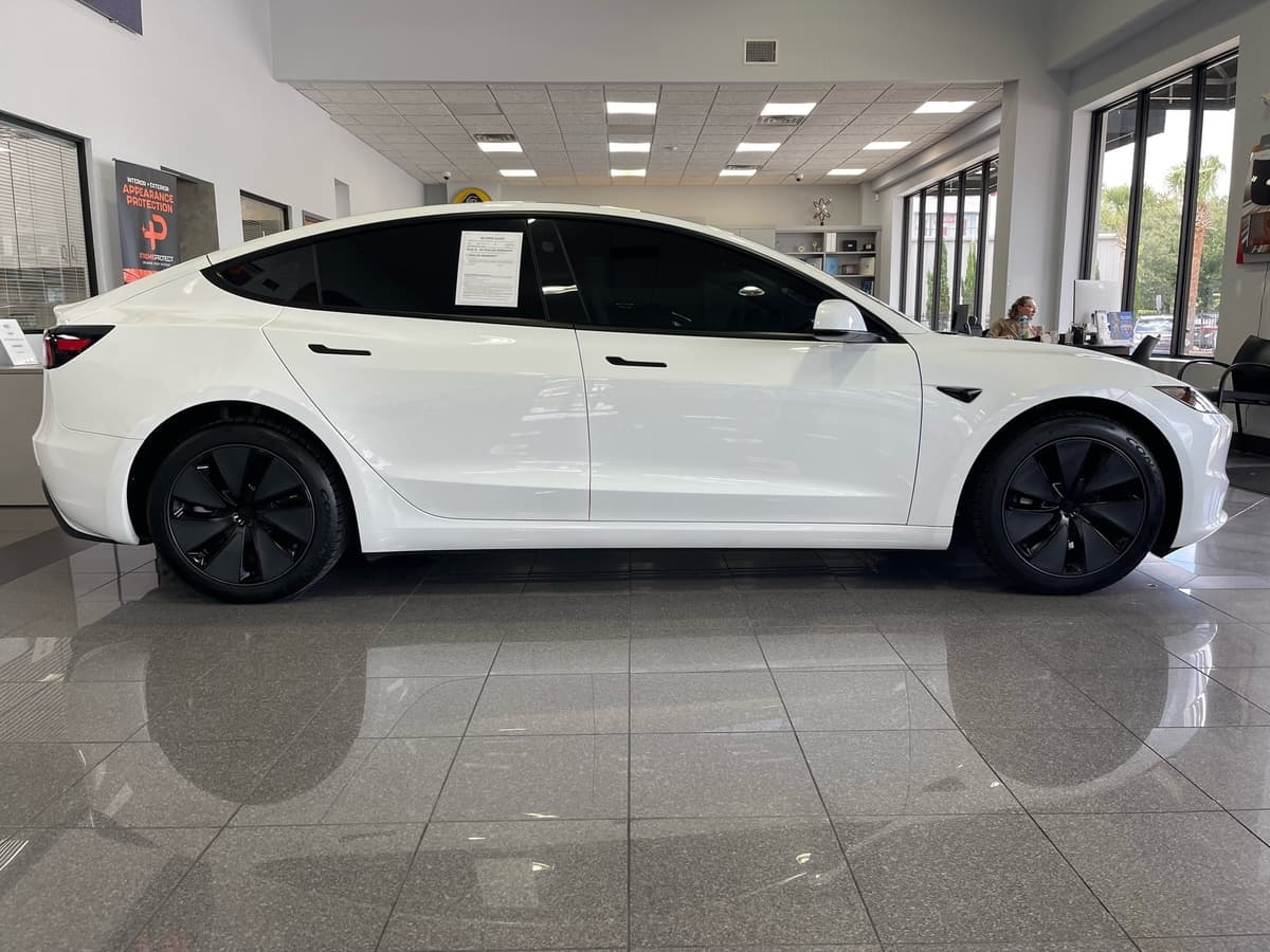 2025 Tesla Model 3 7