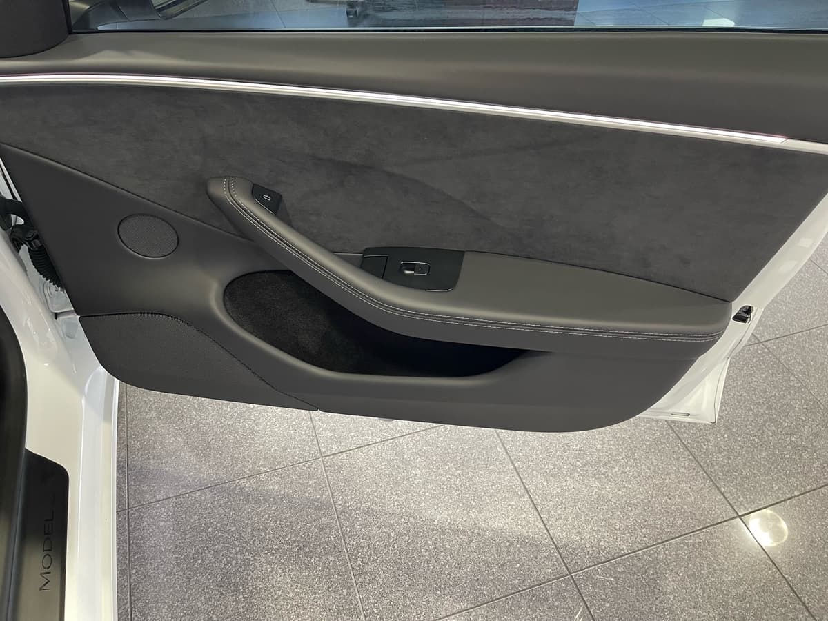 2025 Tesla Model 3 36