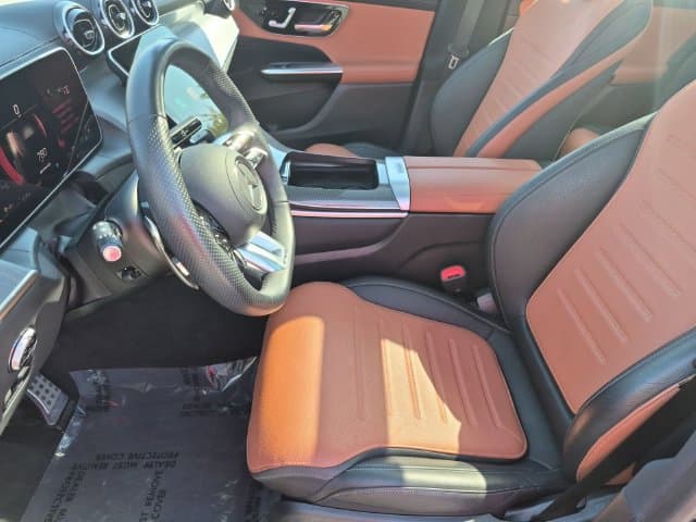 2025 Mercedes-Benz GLC 8