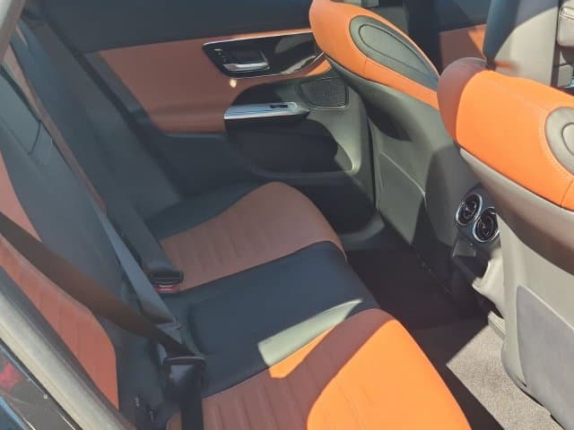 2025 Mercedes-Benz GLC 17