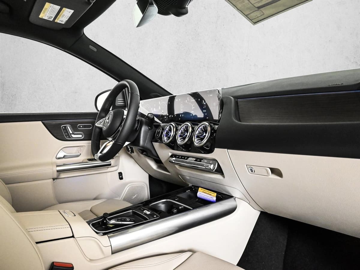 2026 Mercedes-Benz GLA 19