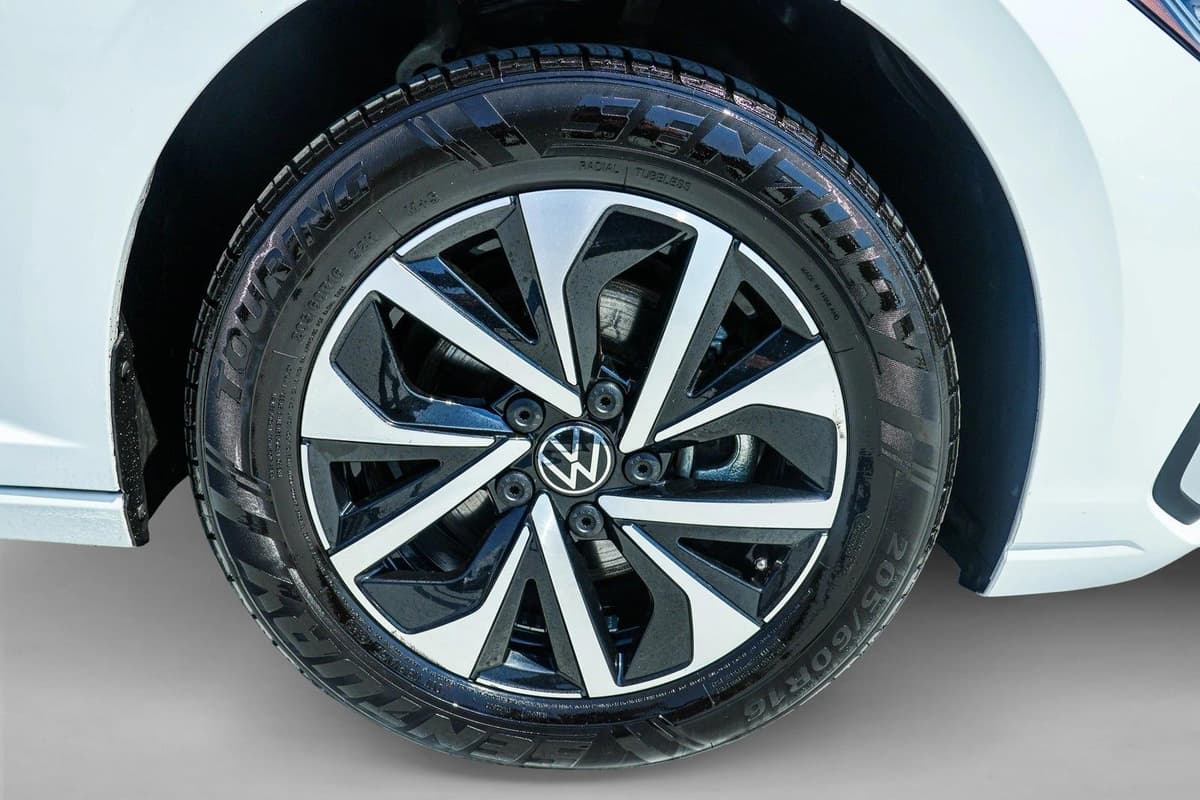 2025 Volkswagen Jetta 8
